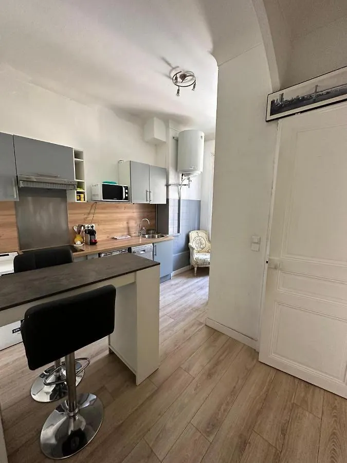 Appartement 600M Port, Tramway, Clim, Wifi à Nice 0*,  France