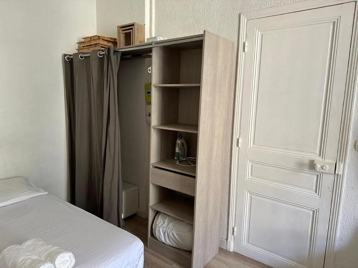 Appartement 600M Port, Tramway, Clim, Wifi à Nice 0*,  France