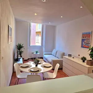 Sublime 4p Classe Dans Le Vieux-nice Appartement